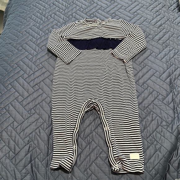 Bundle 7 for All Mankind and Jessica Simpson onesies - Picture 6 of 9